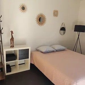 https://studio-prive-terrasse-parking-wifi.fr-provencehotel.com